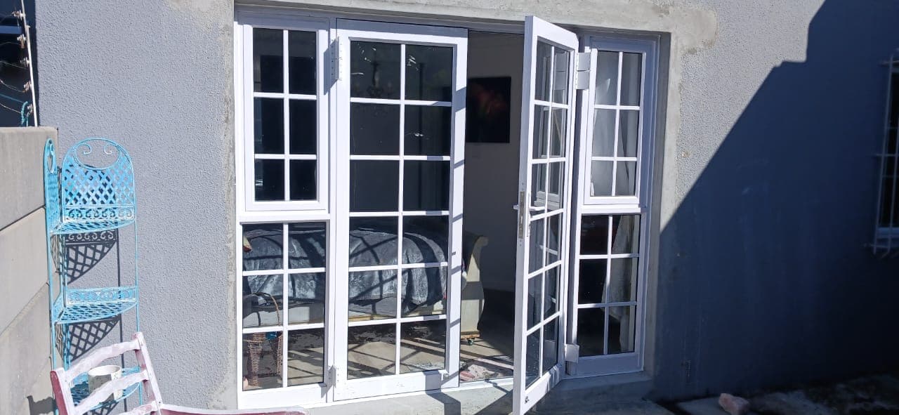 Double hinge doors