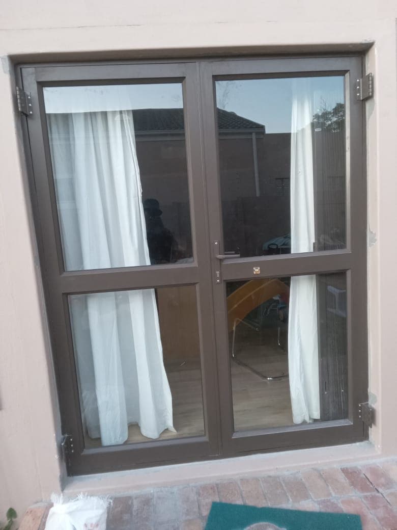Double hinge doors