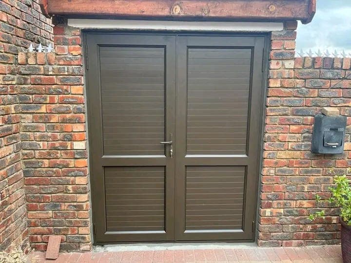 Double hinge doors