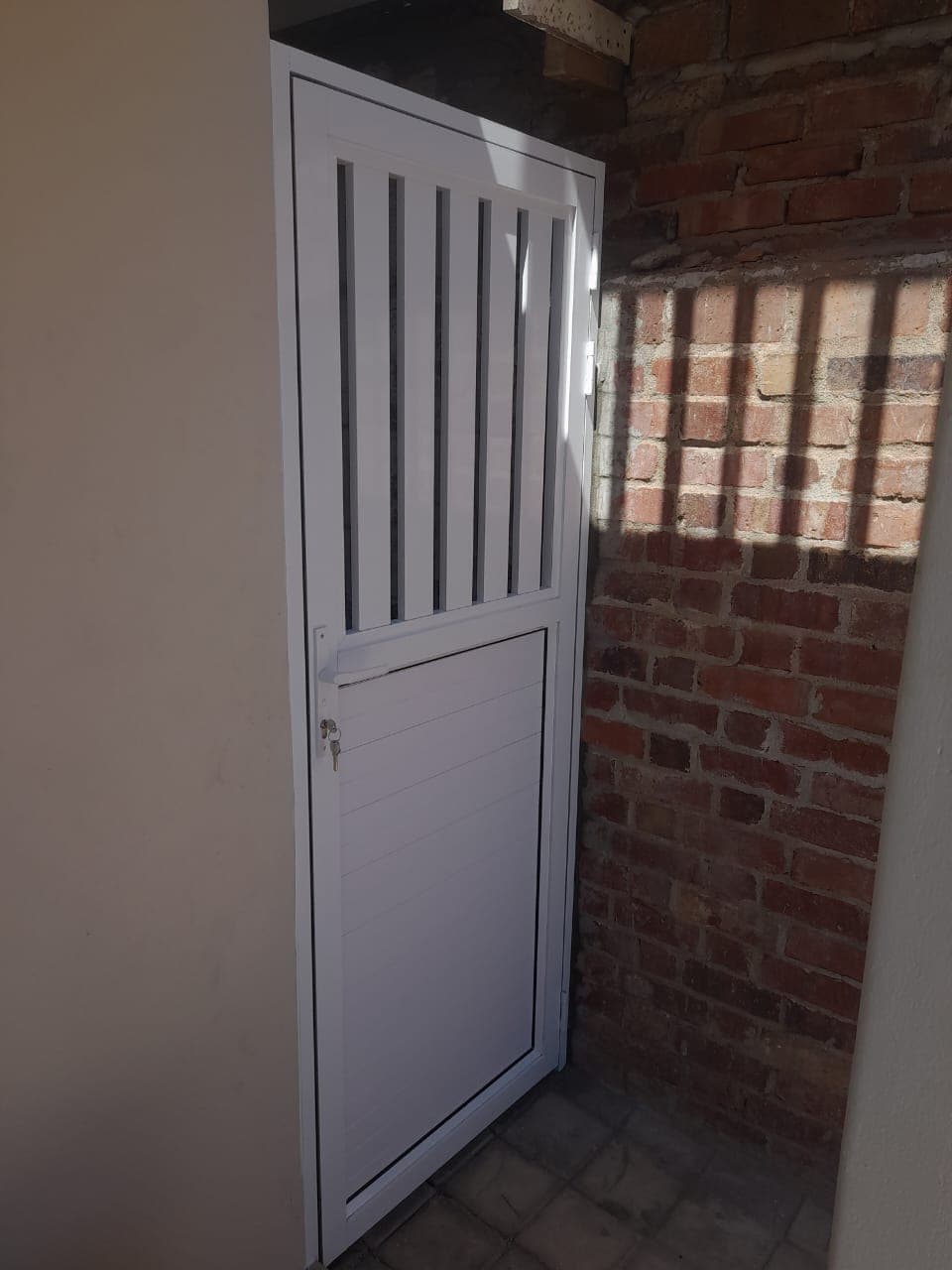 Aluminium gates