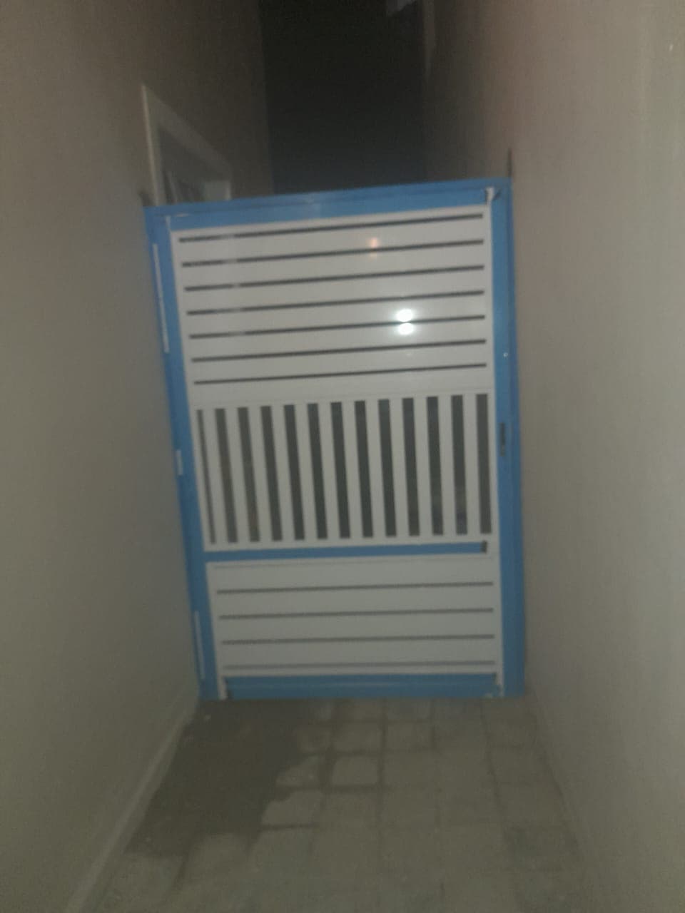 Aluminium gates