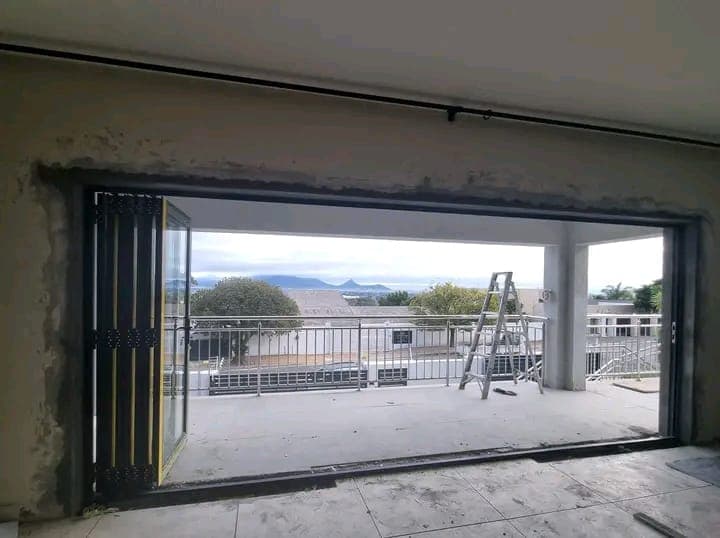 Stacking & folding doors