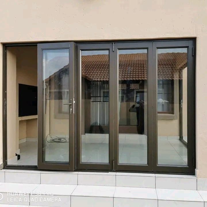 Stacking & folding doors