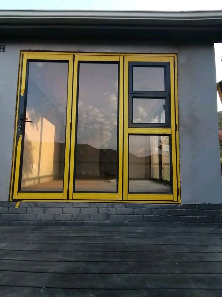 Stacking & folding doors