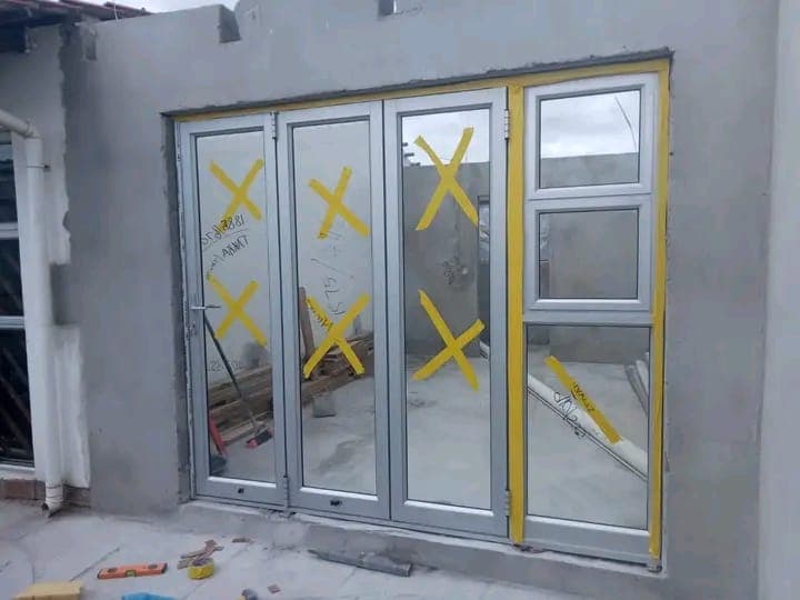 Stacking & folding doors
