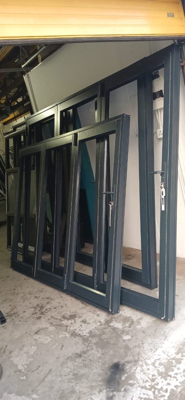 Stacking & folding windows